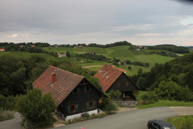 Weingut Pongratz - Winery and rooms to rent