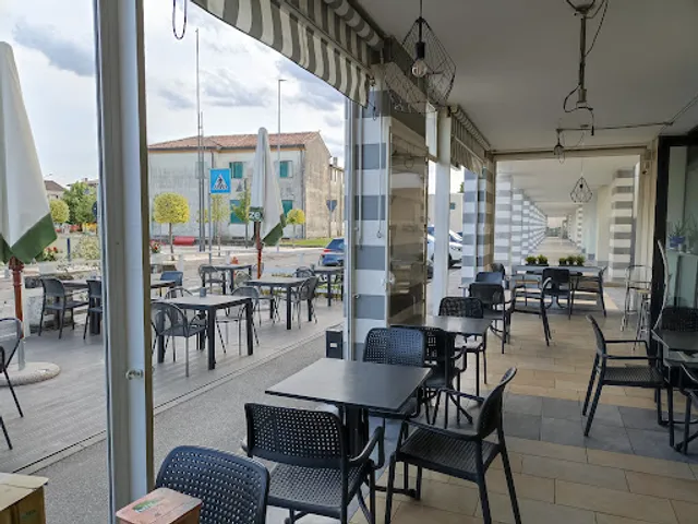 La Piazzetta Bar Edicola