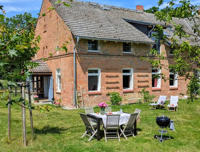 Ferienhaus 1870 Uckermark - Sommergrün & Himmelblau