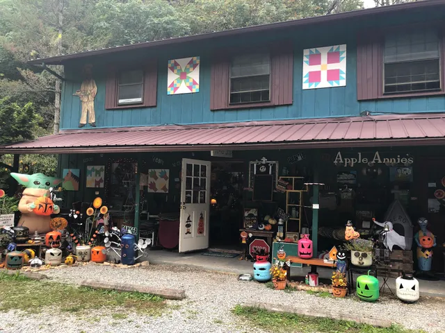 Apple Annie's Sip N Shop