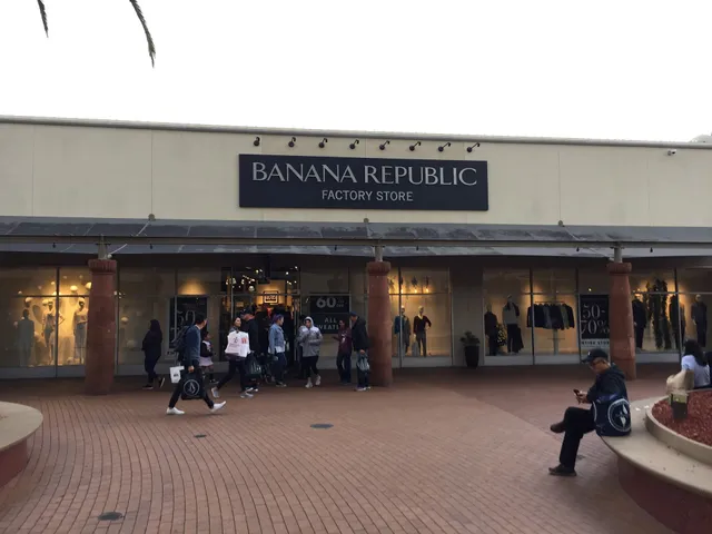 Banana Republic Factory Store