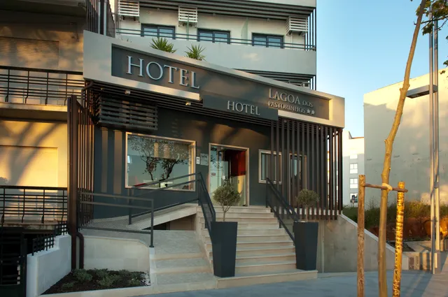 Little Shepherds Lagoon Hotel