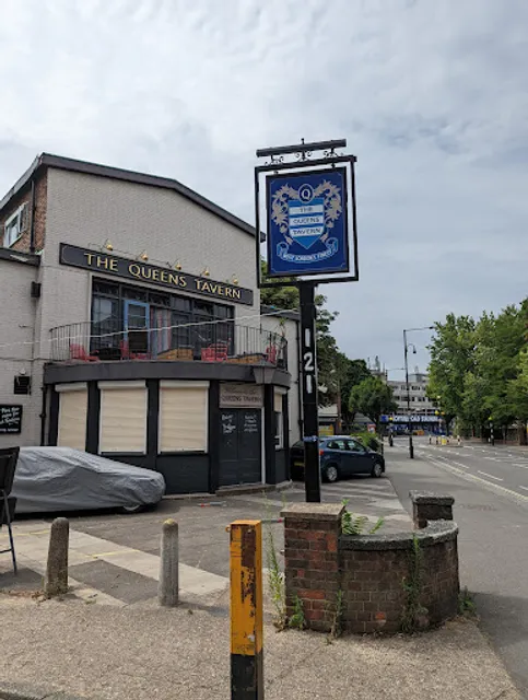 The Queens Tavern