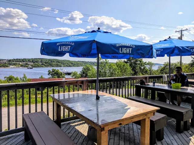 Reeds Point Pub and Grill