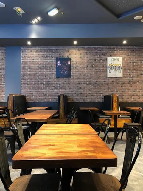 French Cantine ® - Villepinte I Restaurant autour de moi I Brasserie Halal