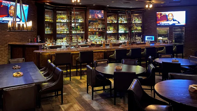 Magnums Speakeasy Cigar Bar
