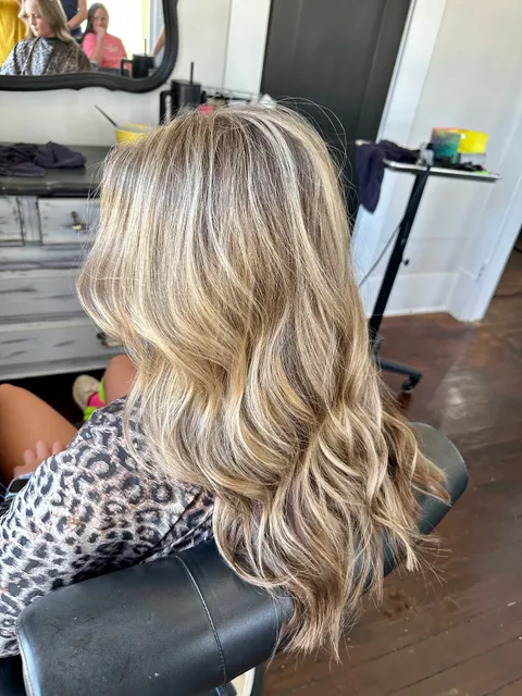 Honey Hive Hair Studio