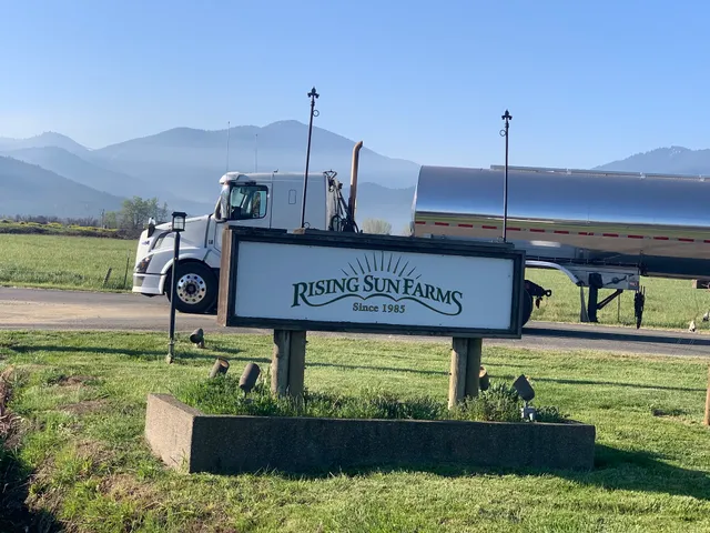 RISING SUN FARMS- The Fujas