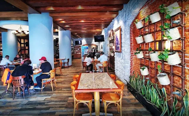 La Capilla Restaurante & Bar