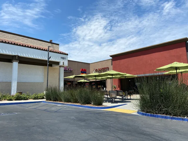 Temescal Village Plaza