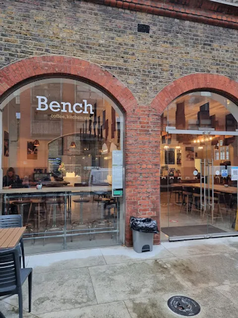 Bench Café