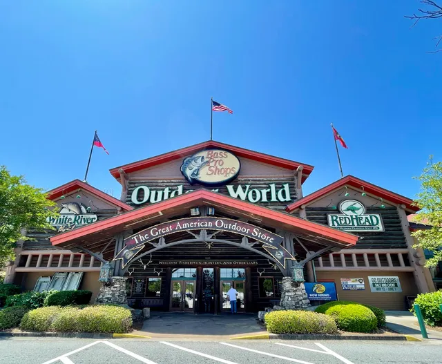 Bass Pro Shops/Cabela’s Boating Center