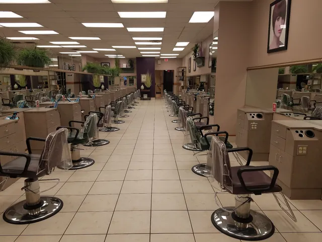 La' James International College