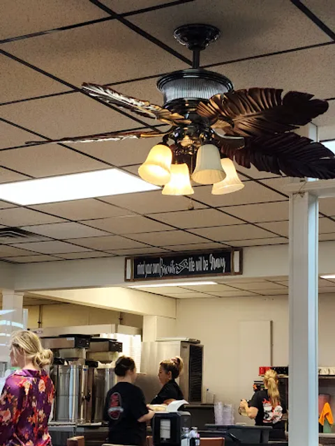 Ball & Que Restaurant