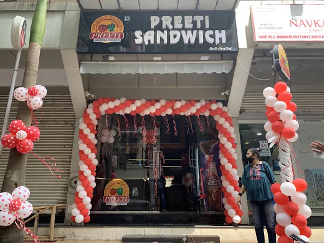 Preeti Sandwich And Juice Point