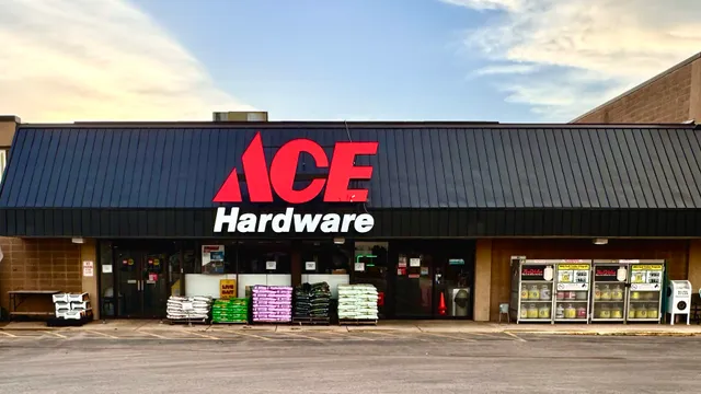 Paddock Lake Ace Hardware