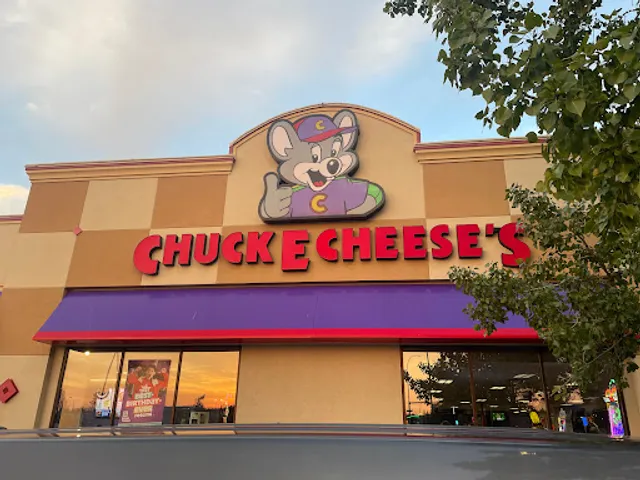 Chuck E. Cheese