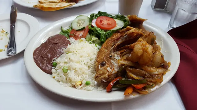 Tela Mares Restaurant