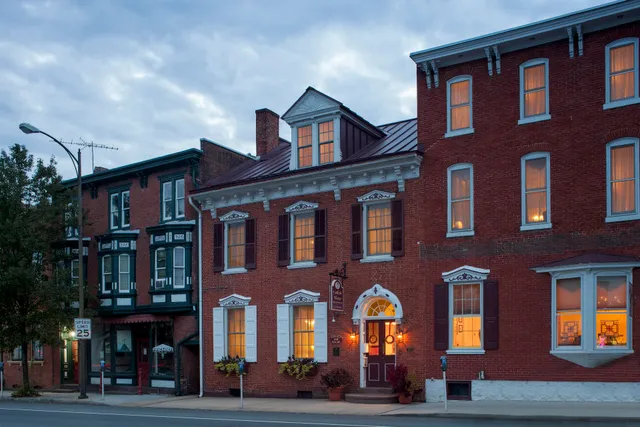 Carlisle House Bed & Breakfast