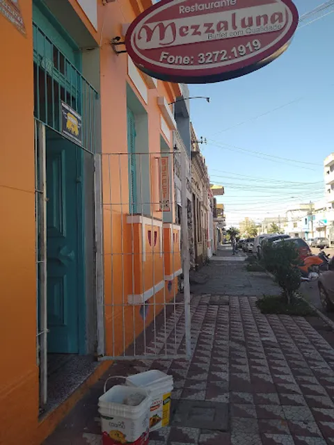 Restaurante e padaria mezzaluna