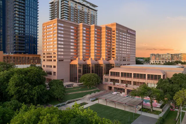 Downright Austin, A Renaissance Hotel