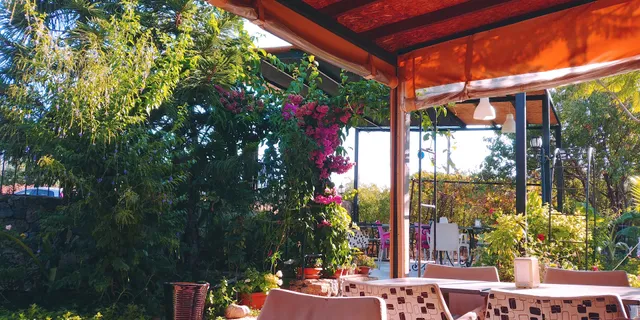 Hati Cafe Restaurant & Bar