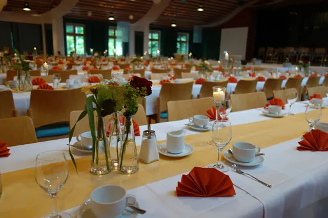 Gasthof zum Hirsch, Restaurant, Biergarten, Festsaal