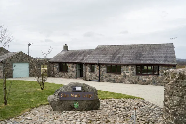 Glan Morfa Lodge Retreat