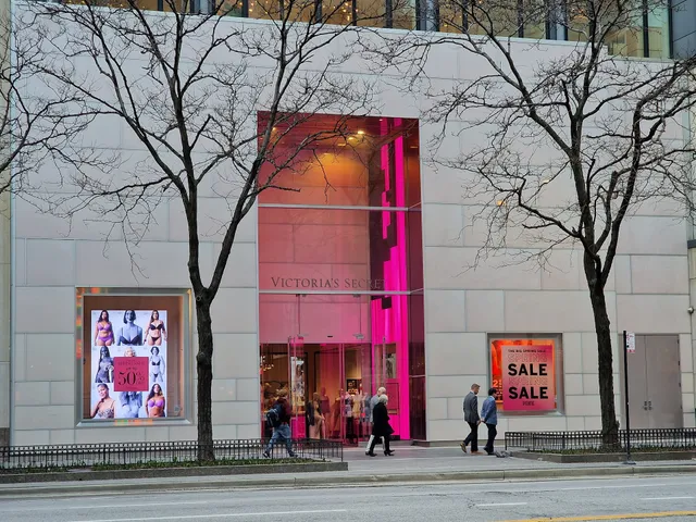 Victoria's Secret & PINK