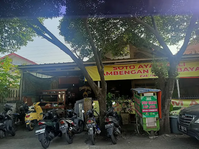 SOTO AYAM ASLI AMBENGAN SURABAYA CAK TAJI