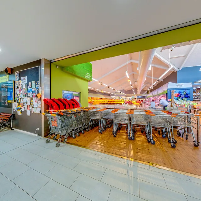 Winthrop Gardens IGA