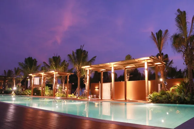 Mirror Mirror Hotel Café & Restaurant Rayong