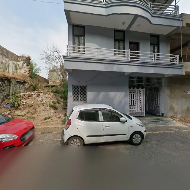 SPOT ON 36717 Gajendra Plaza