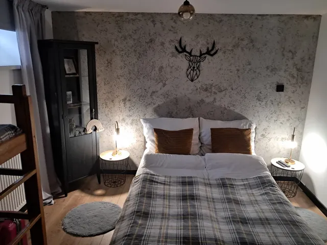 Apartamencik za lasem