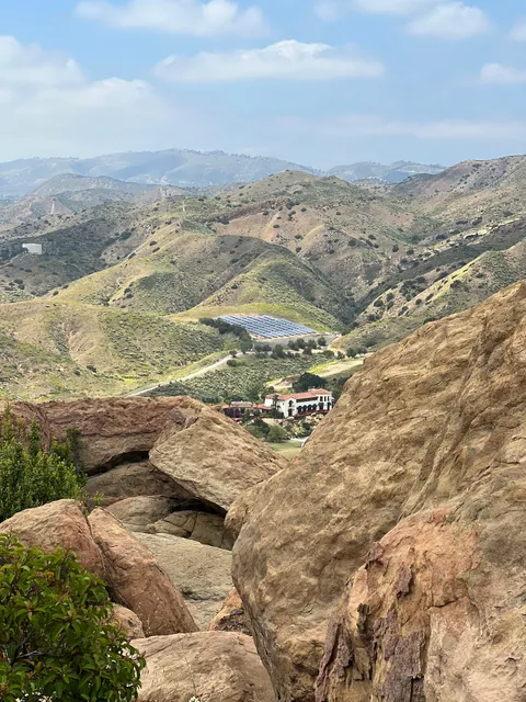 Swing cave - Hummingbird Trail