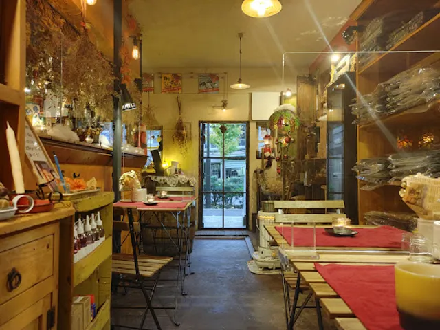 Grange Cafe Blue Strawberry