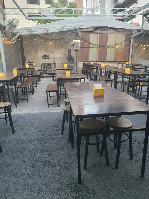 Hidden Square - Bistro & Rooftop Bar