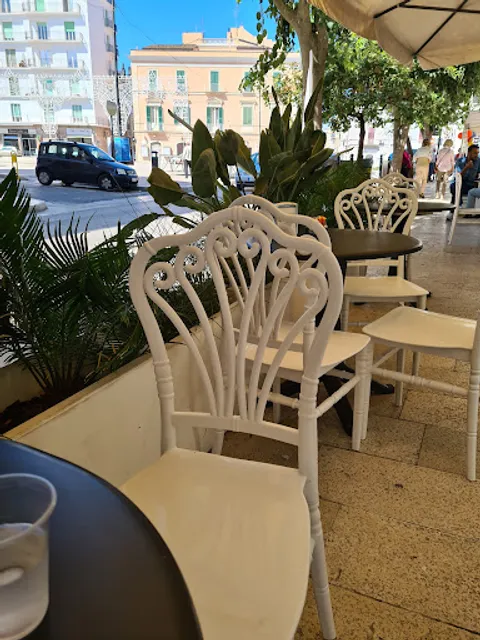 Grand'italia caffè...caffetteria...gelateria...snack