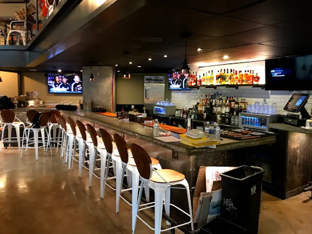 On The Bend Oyster Bar and Cigar Lounge