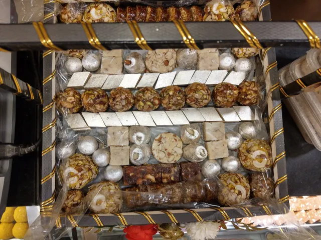 Bundu Khan Sweets & Bakers - Sanda