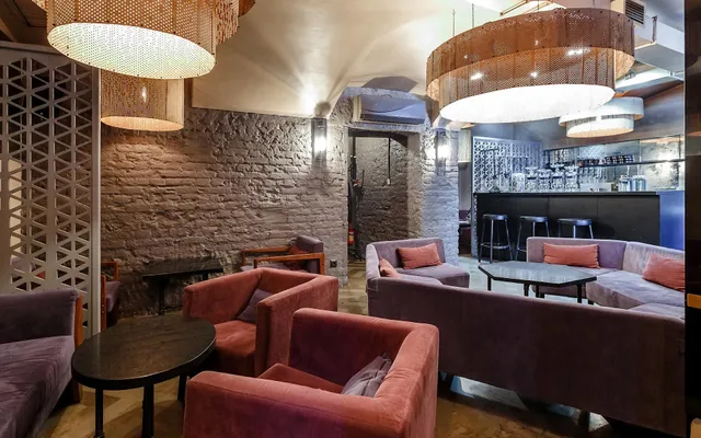 Лаунж-бар Skyfall