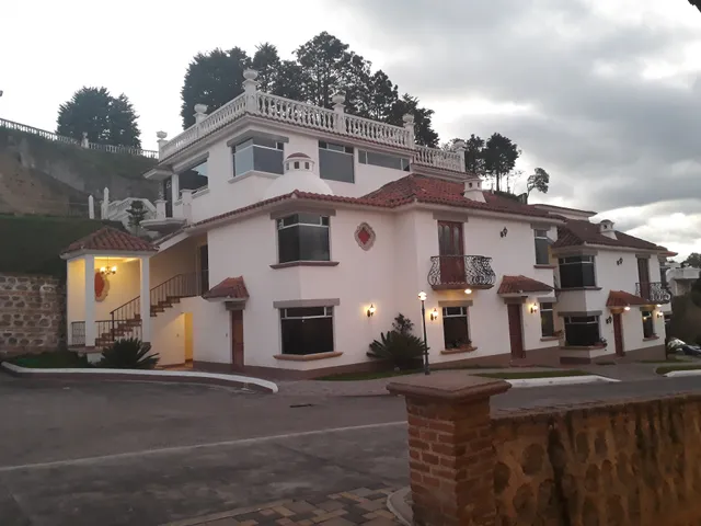 Hotel Loma Real Inn