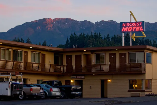 Aircrest Motel