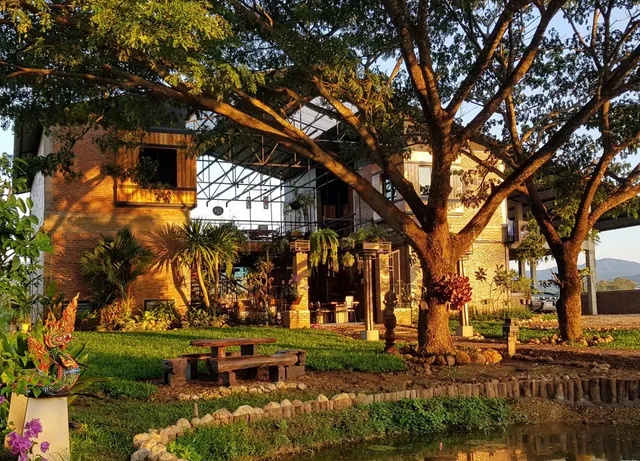 SuanGlangNa สวนกลางนา