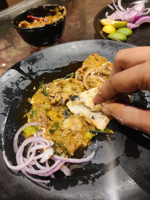 Shimla Town - Mandi House & Family Restaurant