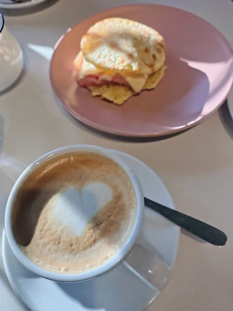 Praline pastelería & café