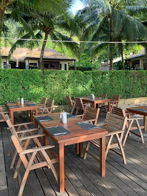 Tup kaek sunset restaurant