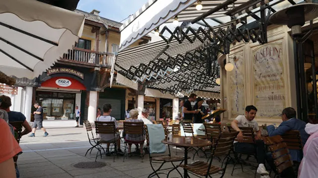 Josephine Restaurant