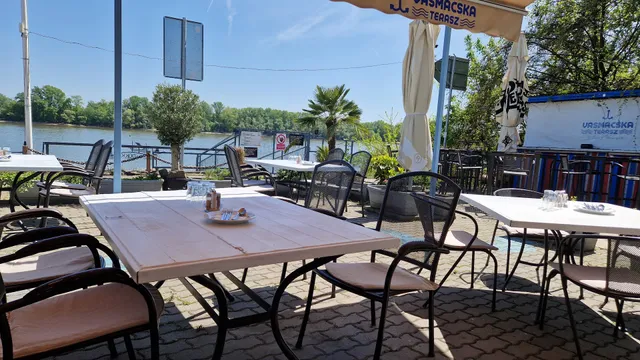 Vasmacska Terasz Étterem