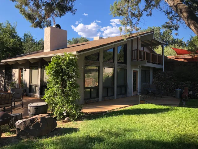 Acoustic Cellars Lodge